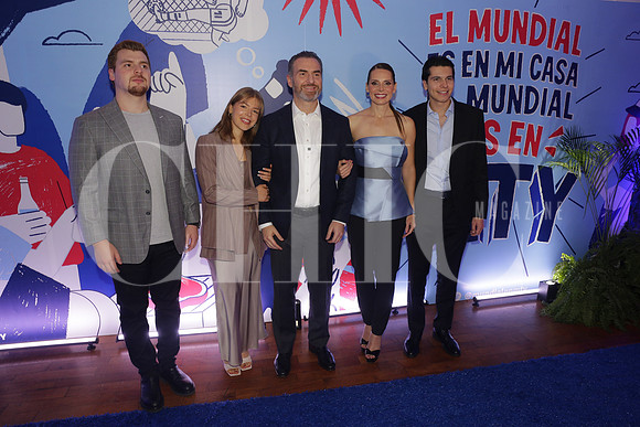 Emilio de la Garza, Alexandra de la Garza, Adrián de la Garza, Gaby Oyervides,7