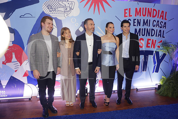 Emilio de la Garza, Alexandra de la Garza, Adrián de la Garza, Gaby Oyervides,15