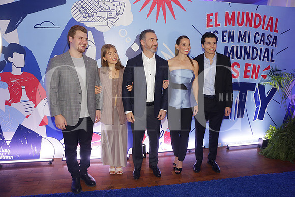 Emilio de la Garza, Alexandra de la Garza, Adrián de la Garza, Gaby Oyervides,14