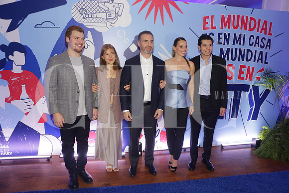 Emilio de la Garza, Alexandra de la Garza, Adrián de la Garza, Gaby Oyervides,13