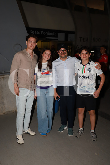 Ricardo Martinez, Carolina Ortega, Enrique Cisneros y Diego Cisneros 1