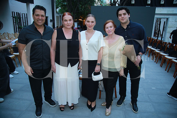 Eleazar Zuñiga, Claudia Páez, Regina Zuñiga, Ana María de Páez y David González (2)