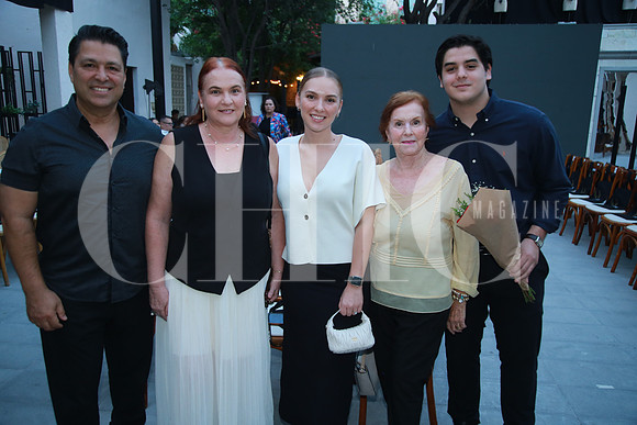 Eleazar Zuñiga, Claudia Páez, Regina Zuñiga, Ana María de Páez y David González