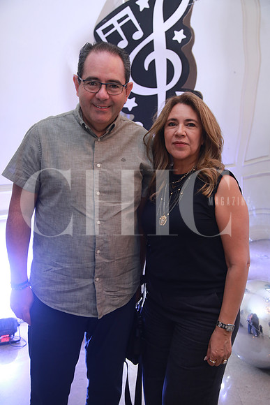 Israel Hernández y Fabiola De la Concha