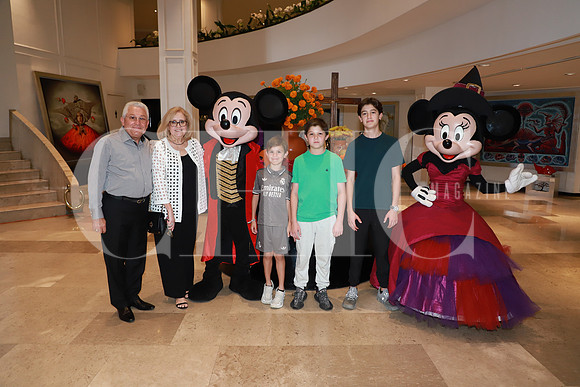 Nicandro Guerra, Leonor Salinas de Guerra, Bernardo Guerra, Maurico Guerra y David Guerra 0