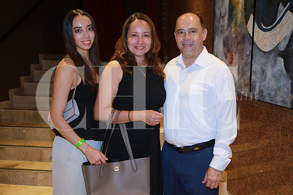 Paula Romero, Dulce Gabino y Víctor Romero