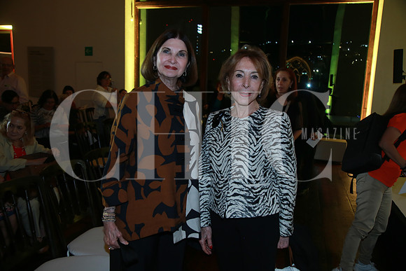 Cristina Maiz de González y Yolanda Santos