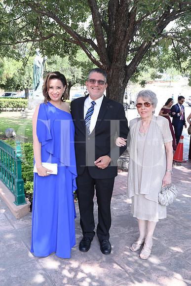 Magaly Maldonado de Robles, Daniel Robles y María Elisa López 1