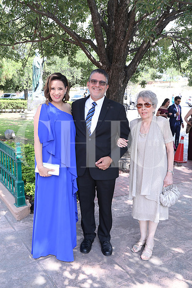 Magaly Maldonado de Robles, Daniel Robles y María Elisa López 0