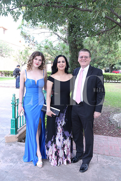 Dania Velasco, Nina de Velasco y Jorge Velasco 0