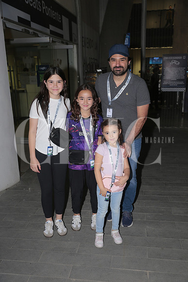Roberto Cueva, Raquel Cueva, Giovanna Cueva y Corde Davila 1