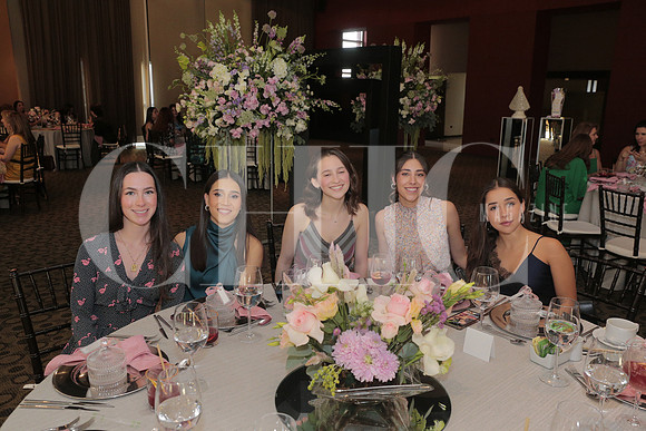 Paulina Garza, Fernanda Muñoz, Maria Gonzalez, Mariela Guzman y Arisa Fernandez 1