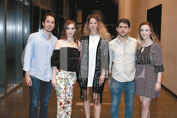 Adrian garcia, Valeria Madero, Lorena Garcia, Samantha Lzoano y Hernan Gonzalez
