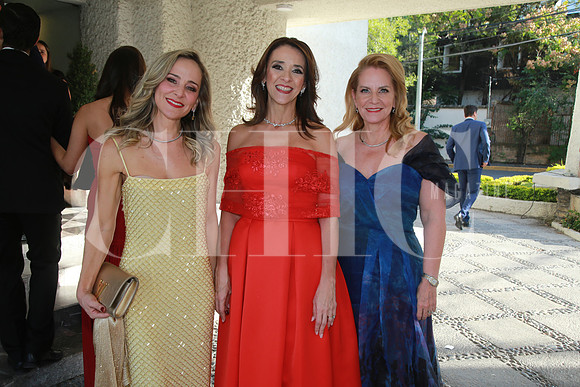 Karla Hoefer, Karla Perales y Mari Carmén Herrera de De La Torre