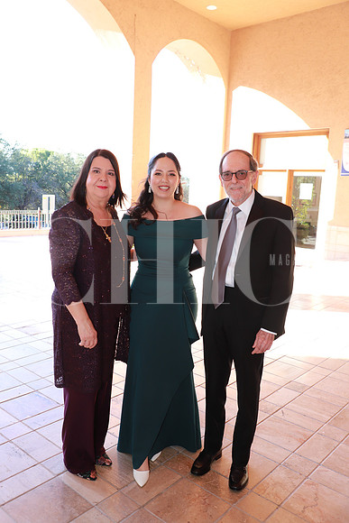 Verónica Garza de Padilla, Valentina Padilla y Hernán Padilla 1