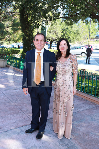 Jesus Escamilla y Mónica Herrera de Escamilla0