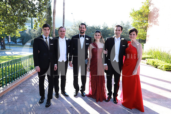 Alejandro Paredes, César Paredes, César Paredes, Cecila Paredes, Rodrigo Paredes y Valeria Garza de Paredes 0