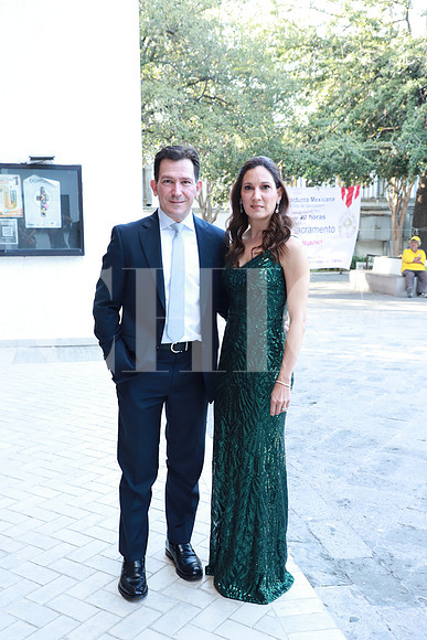 Carlos Alatorre y Fernanda Cavazos 0