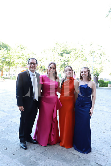 Alejandro Muttio, Andrea Martínez, Andrea Muttio y Carolina Muttio 0