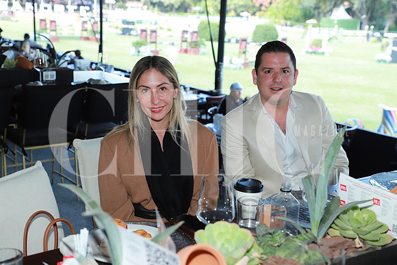 Vanessa Villarreal de Martínez y Jorge Barba 0