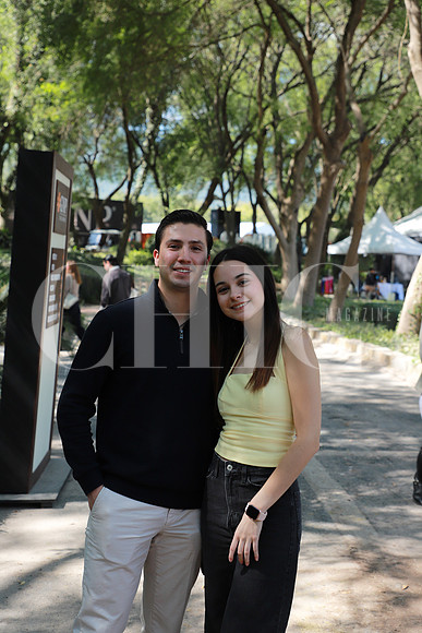 Sergio Pérez y Andrea Casados0