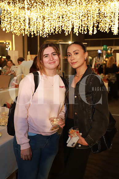 Isabela Von Rosum y Karen Elizondo 0