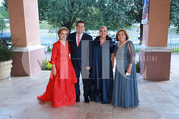 Gloria Guerra de Sáenz, Carlos Martínez, Yoya Sáenz y Blanca Hernández 1