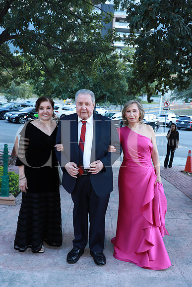 Sylvia Guerra de Monfort, Ernesto Guerra y Socorro Garza de Guerra 0