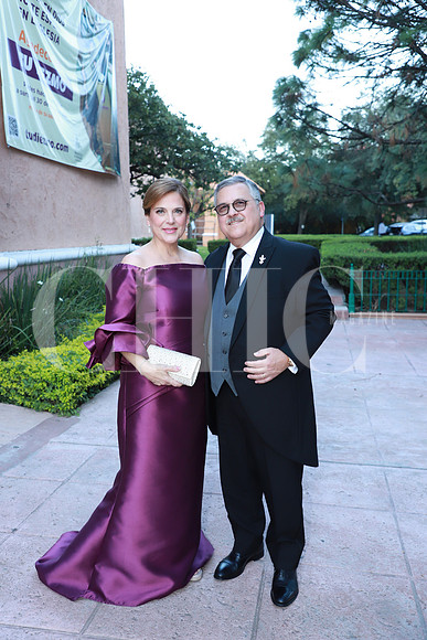 Nancy Rodríguez de Elosúa y Luis Elosúa ( Papás Novio) 1