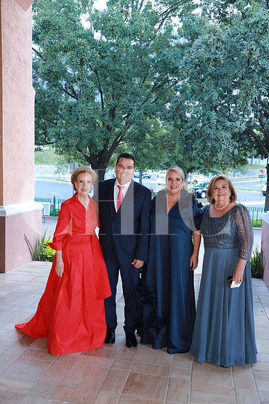 Gloria Guerra de Sáenz, Carlos Martínez, Yoya Sáenz y Blanca Hernández 0