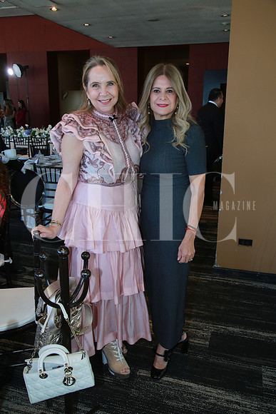 Josefina Santos y Diana Maltos (2)