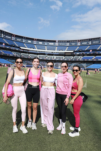 Monserrat Preciado, Daniela Preciado, Irlanda López, Melisa González y Estrella Loa 0