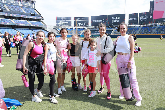 Ana Quintanilla, Emilia Avila, Eugenia Garza, Anais Vanes Quintanilla, Michelle Montmayor, Samantha Montemayor, Cristina Gutiérrez y Belen Guajardo 1