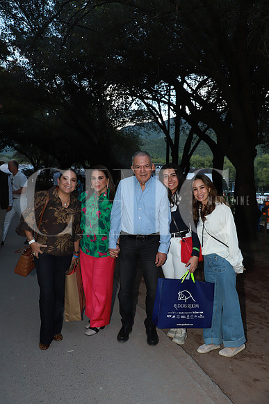 Aracely Gutiérrez, Aracely Etiene, Alfonso Gutiérrez, Valentina Cuesta y Luisa Ongay0