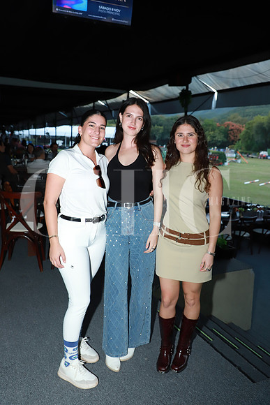 Ana Marcos, Eugenia Rodríguez y Camila González 1