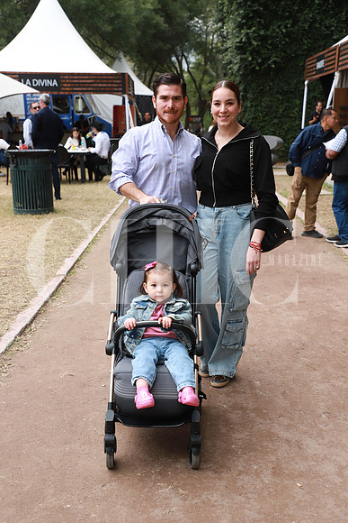 Carlos Nuñez, Andrea López y Luciana Nuñez 0