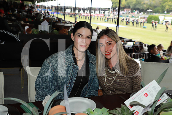 Julia Abouchar y Vanessa Villarreal 0