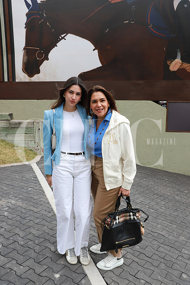 Valentina Cadena y Claudia Silva 0