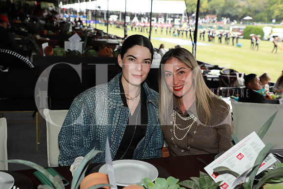 Julia Abouchar y Vanessa Villarreal 1
