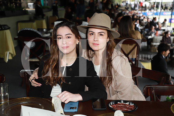 Maca Páez y Maca Romo de Páez
