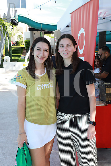 Paola Medina y Daniela Lara 0