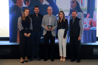 Antón Fernandez recibiendo su premio 7