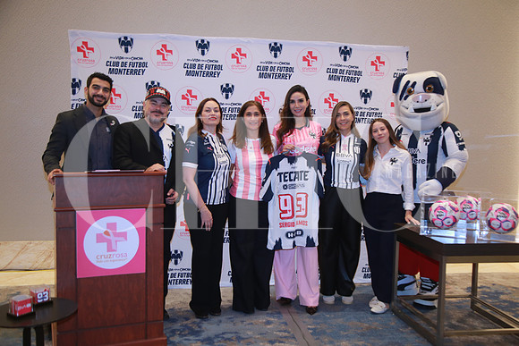 Iván Cepeda, Juan Ramón Palacios, Alexandra Ayala, Karla Garza de Sada, Ale Delgadillo, Cristina Gutíerrez y Alinne Medellin