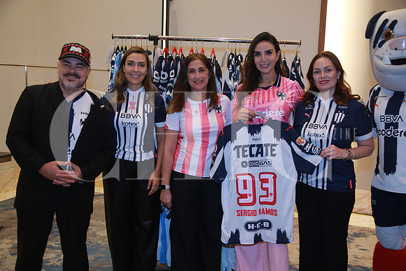 Juan Ramón Palacios, Cristina Gutíerrez, Karla Garza de Sada, Ale Delgadillo y Alexandra Ayala (2)