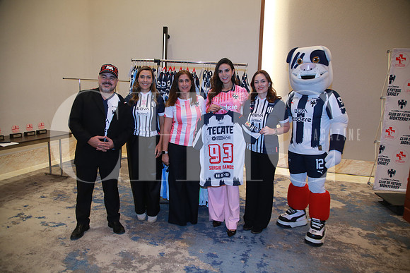 Juan Ramón Palacios, Cristina Gutíerrez, Karla Garza de Sada, Ale Delgadillo y Alexandra Ayala (3)