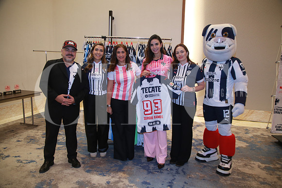 Juan Ramón Palacios, Cristina Gutíerrez, Karla Garza de Sada, Ale Delgadillo y Alexandra Ayala