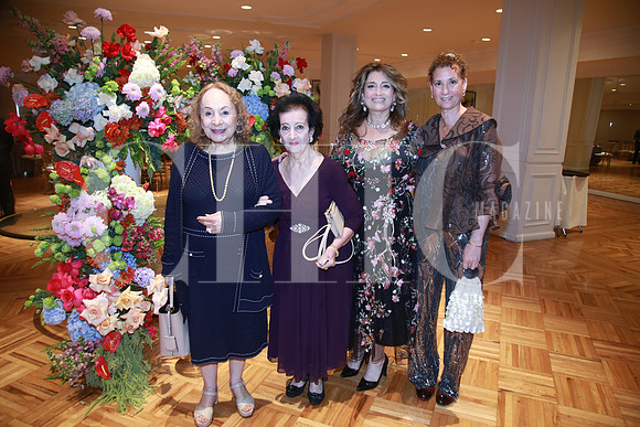Aurora Cantú de Cagnasso, Entizar Manllo de Charur, Karina Charur de Tancredi y Lizbeth Charur