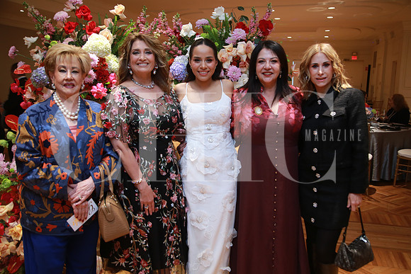 Graciela de Tancredi, Karina Charur de Tancredi, María José, Martha Adame y Graciela Tancredi