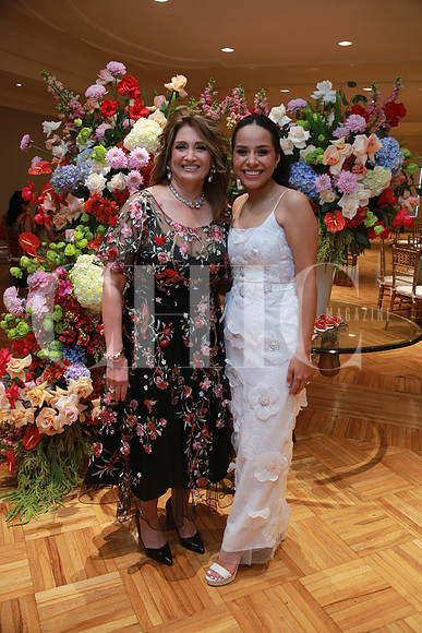 Karina Charur de Tancredi y María José (3)