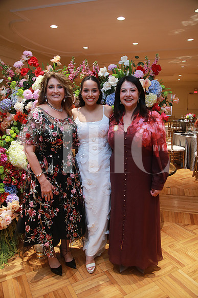 Karina Charur de Tancredi, María José y Martha Adame (2)